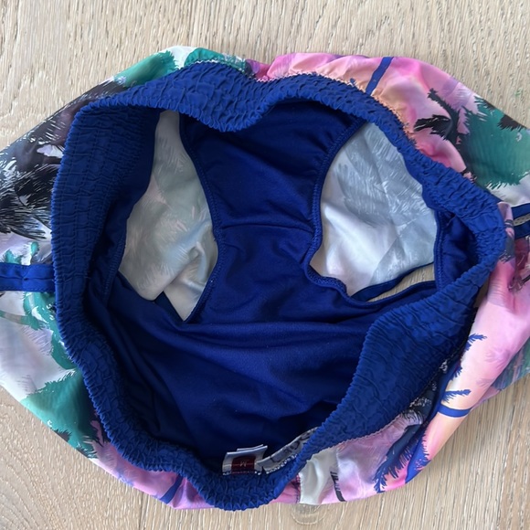 Women’s Athletic Workout Shorts. Adult Small or Junior Medium. - Picture 6 of 6